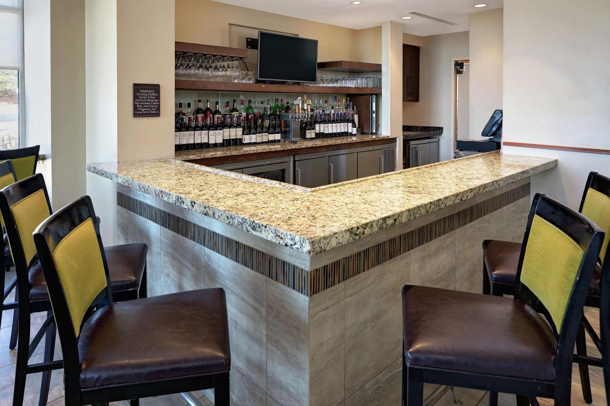Hilton Garden Inn Hartford North-Bradley International Airport Windsor Dış mekan fotoğraf